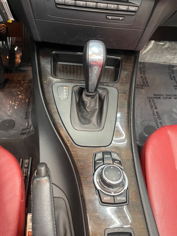2012 BMW 3 Series Image 26