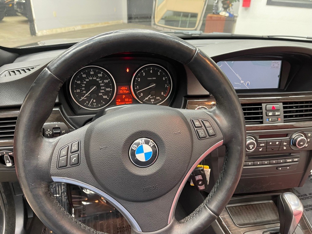 2012 BMW 3 Series Image 27