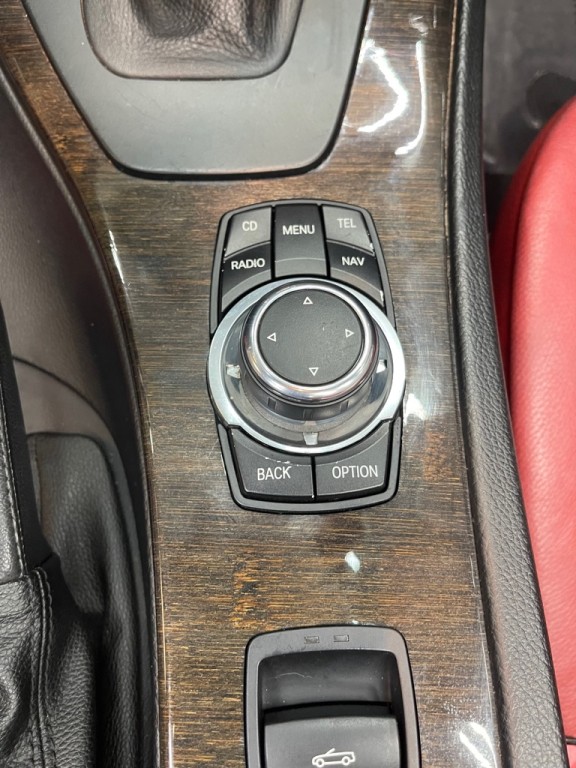 2012 BMW 3 Series Image 34