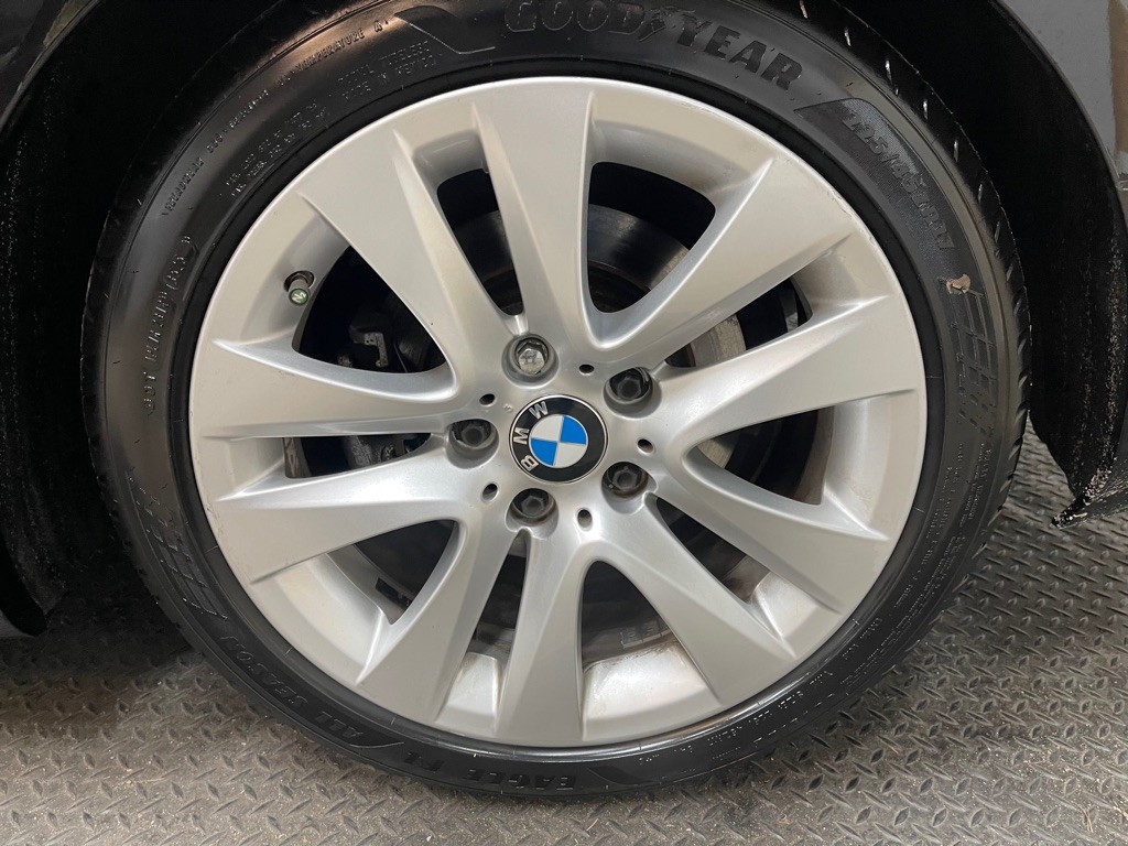 2012 BMW 3 Series Image 42