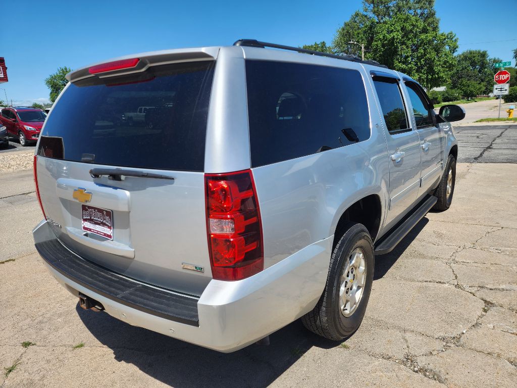 2012 Chevrolet Suburban Image 5