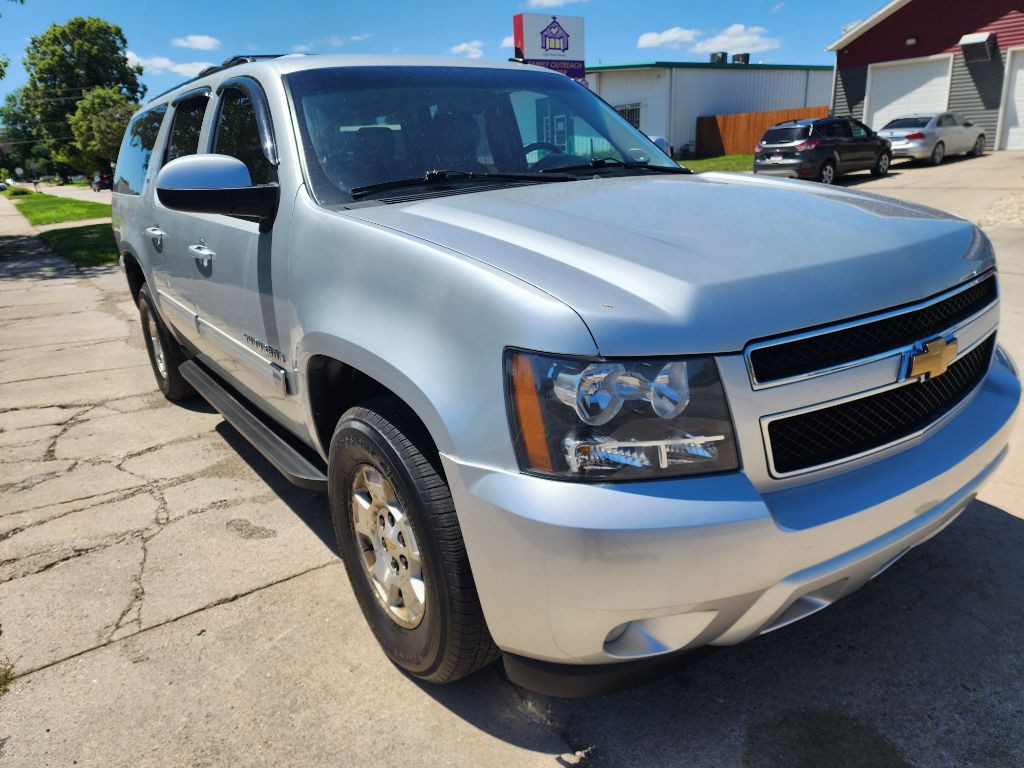 2012 Chevrolet Suburban Image 7