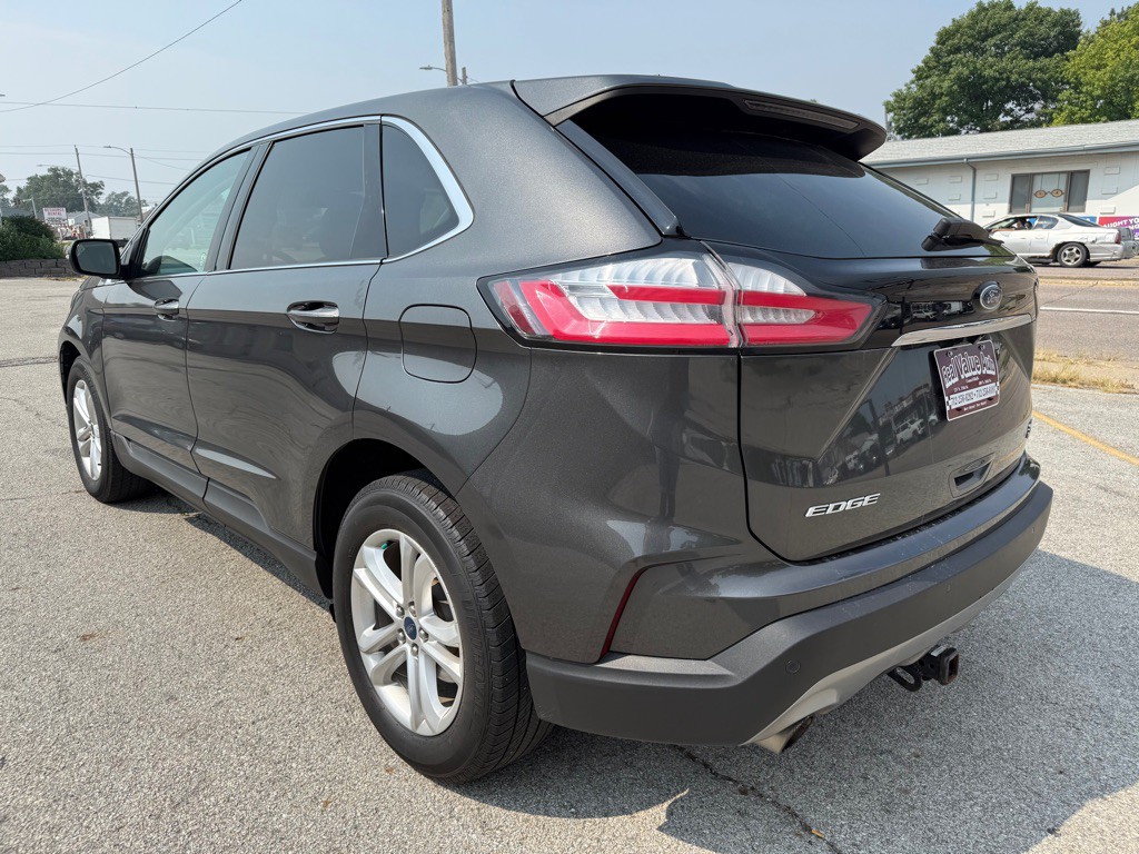 2019 Ford Edge Image 3
