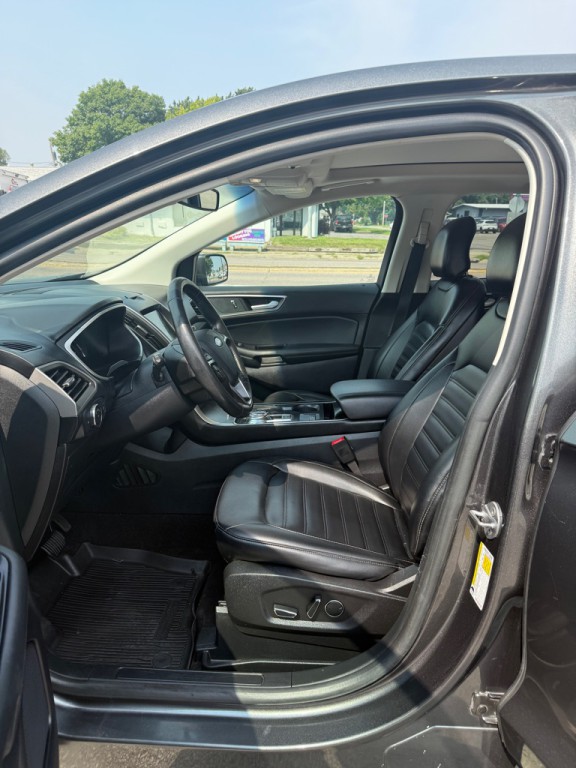 2019 Ford Edge Image 11