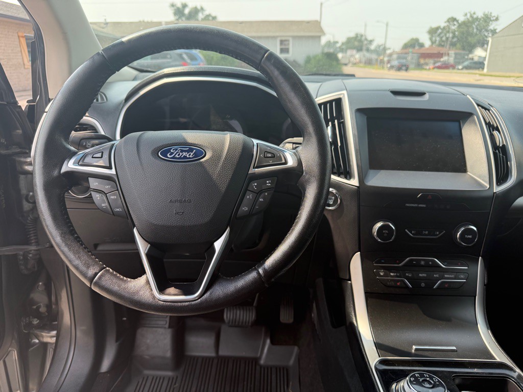 2019 Ford Edge Image 12
