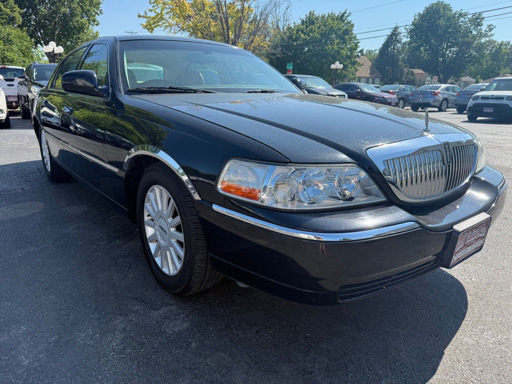 2005 Lincoln Town Car Image 7