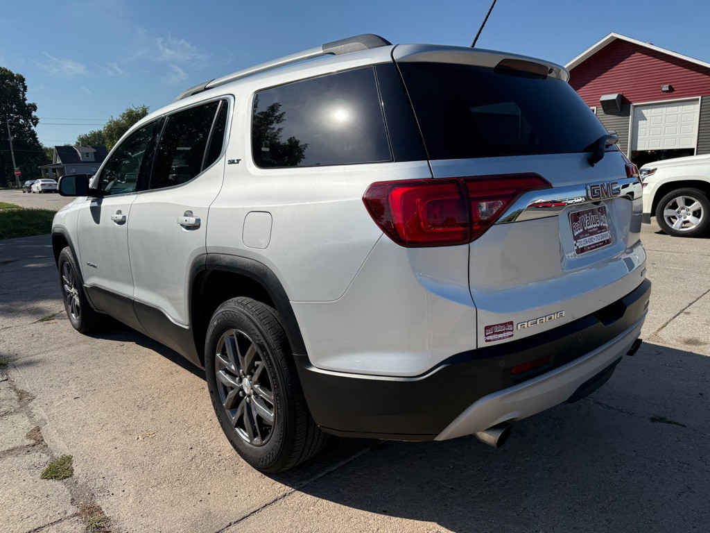 2017 GMC Acadia Image 3