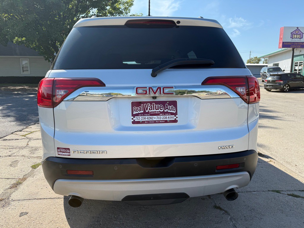 2017 GMC Acadia Image 4