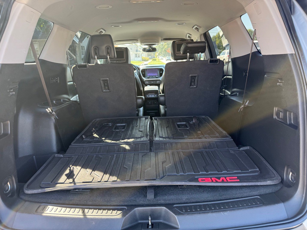 2017 GMC Acadia Image 9
