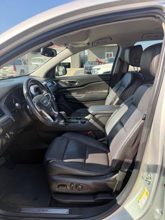 2017 GMC Acadia Image 12