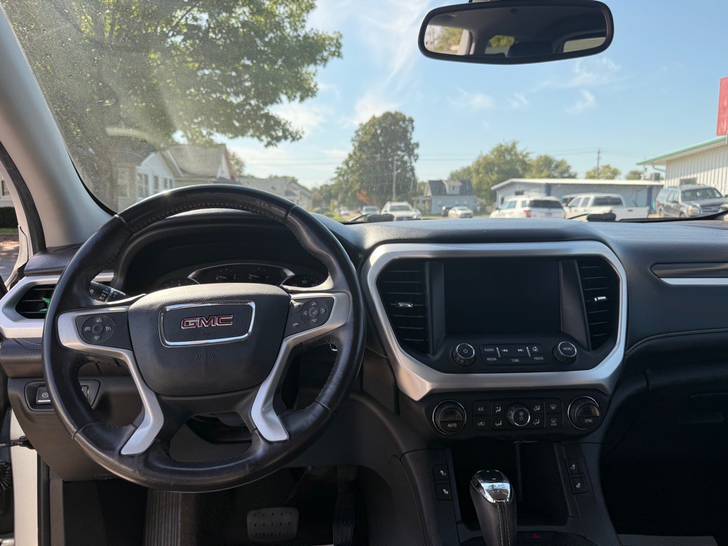 2017 GMC Acadia Image 13