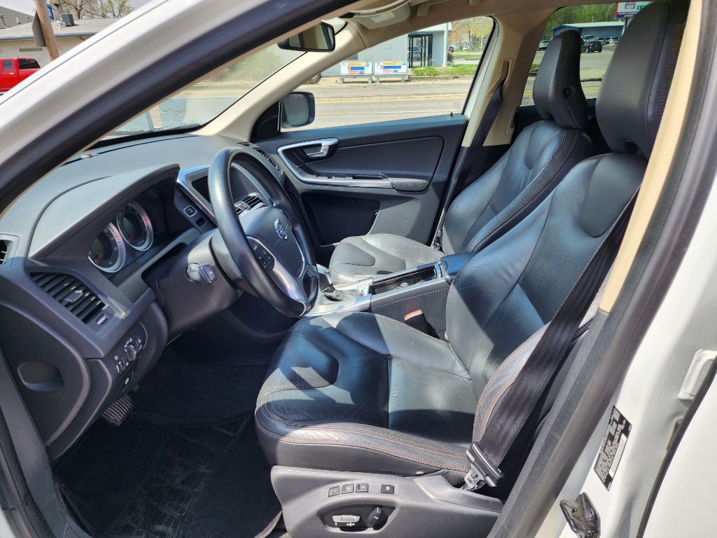 2013 Volvo XC60 Image 11