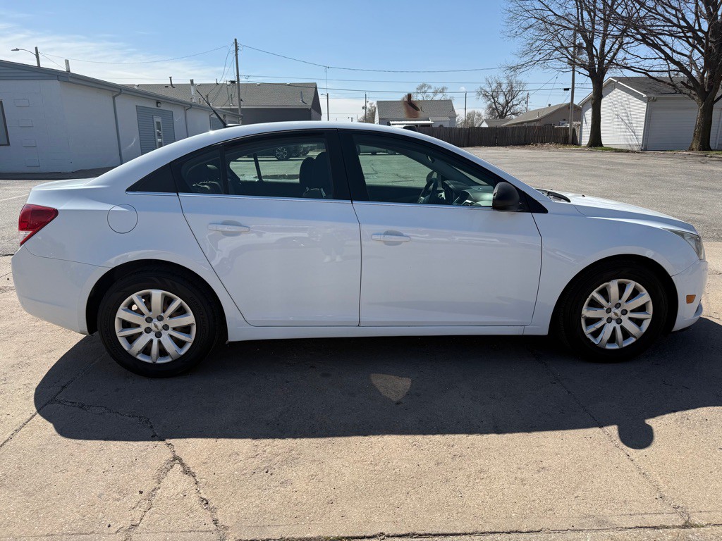 2011 Chevrolet Cruze Image 6