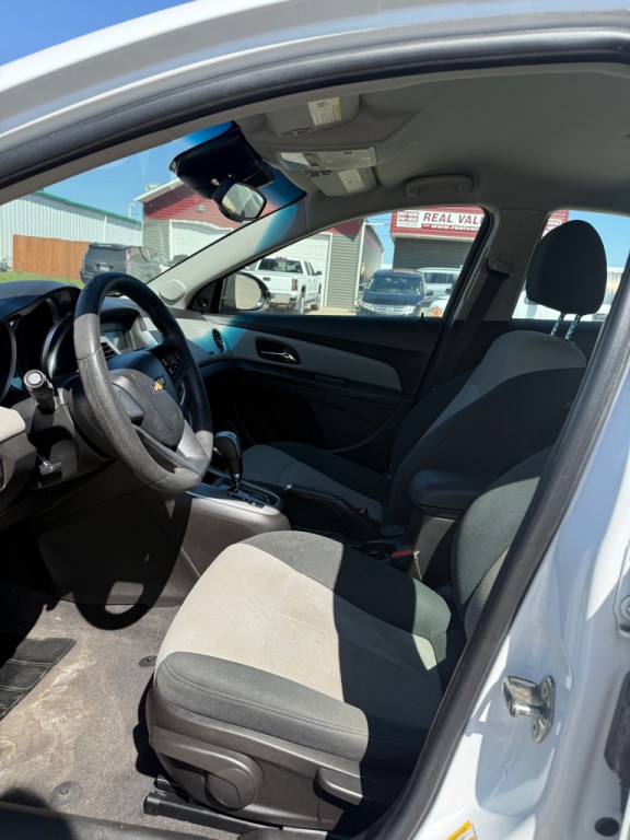 2011 Chevrolet Cruze Image 10