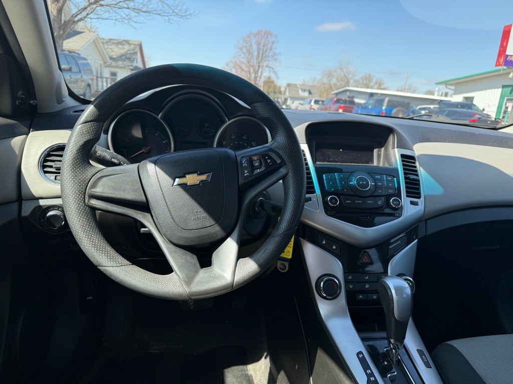 2011 Chevrolet Cruze Image 11