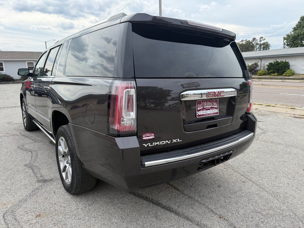 2015 GMC Yukon Image 3