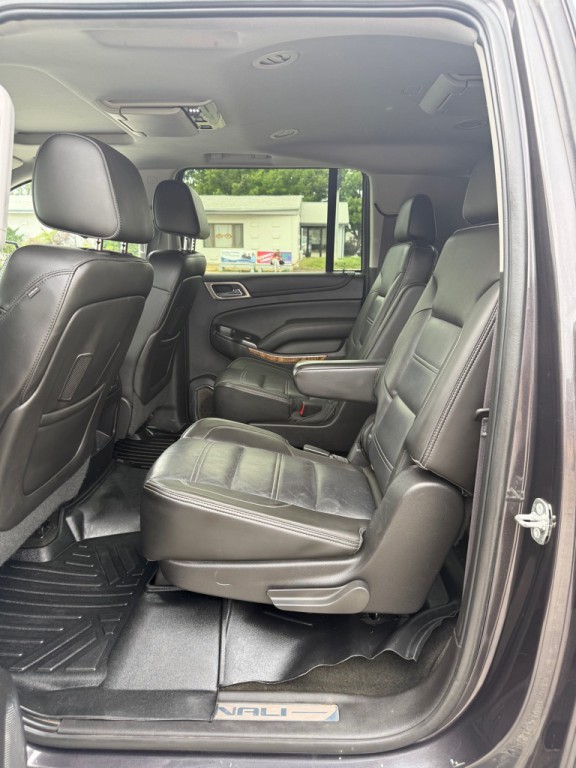 2015 GMC Yukon Image 11