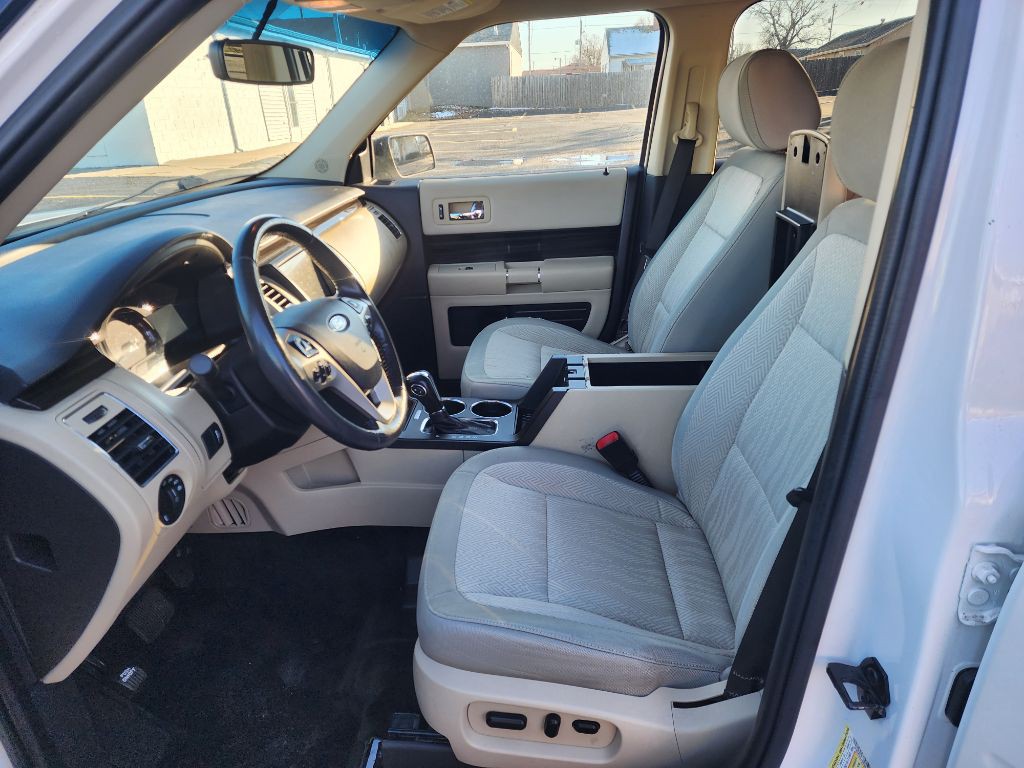 2016 Ford Flex Image 12