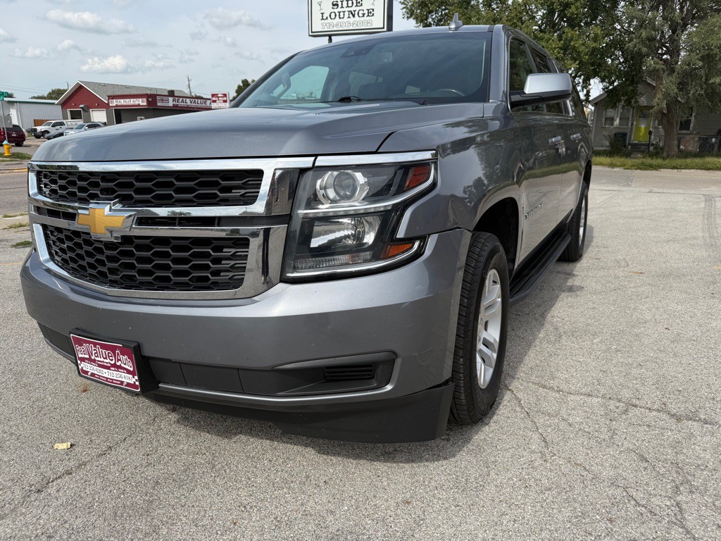 2018 Chevrolet Suburban Image 1