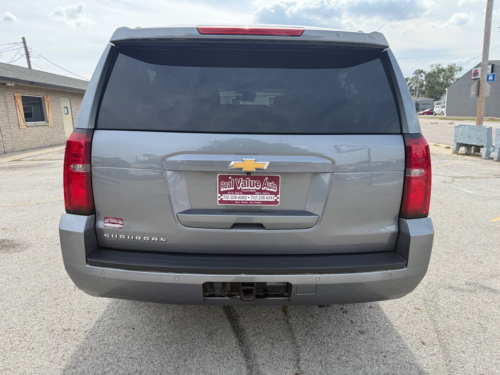 2018 Chevrolet Suburban Image 4