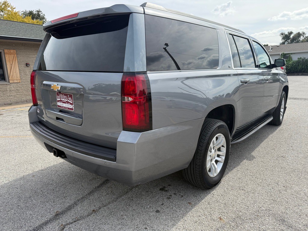 2018 Chevrolet Suburban Image 5