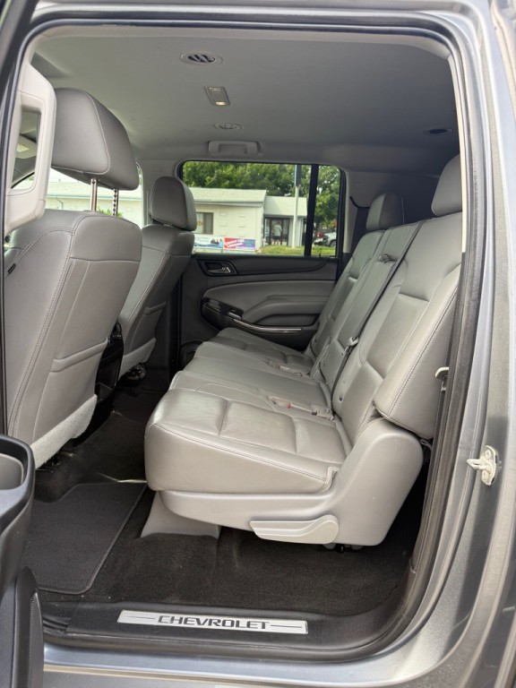 2018 Chevrolet Suburban Image 11