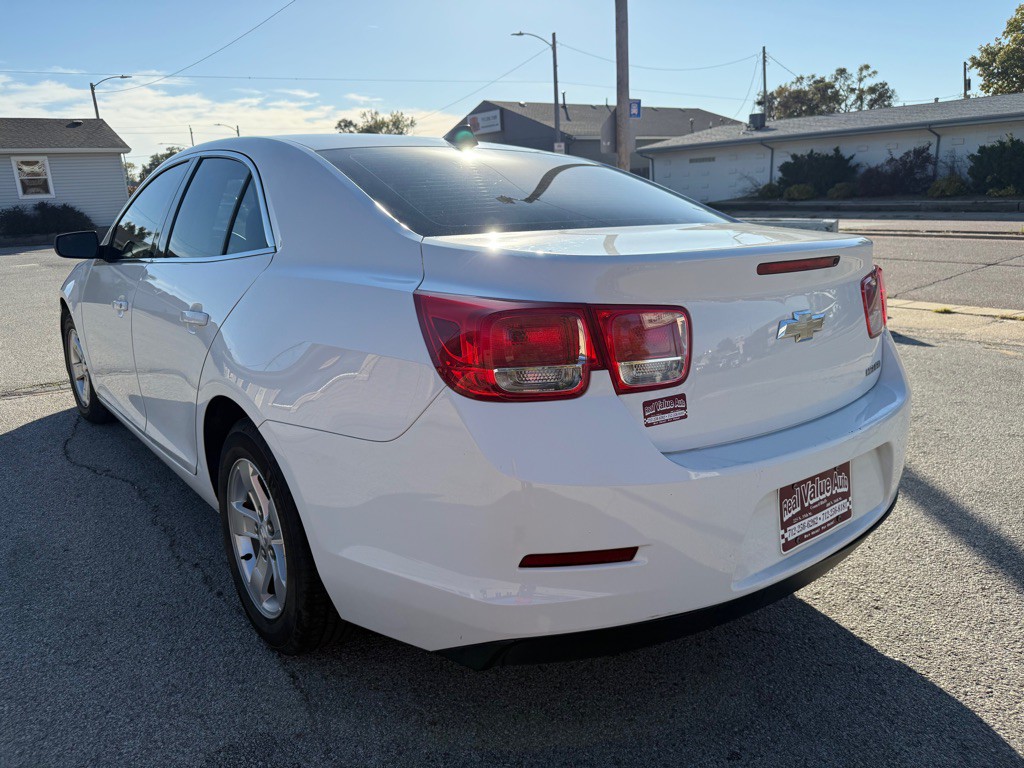 2013 Chevrolet Malibu Image 3