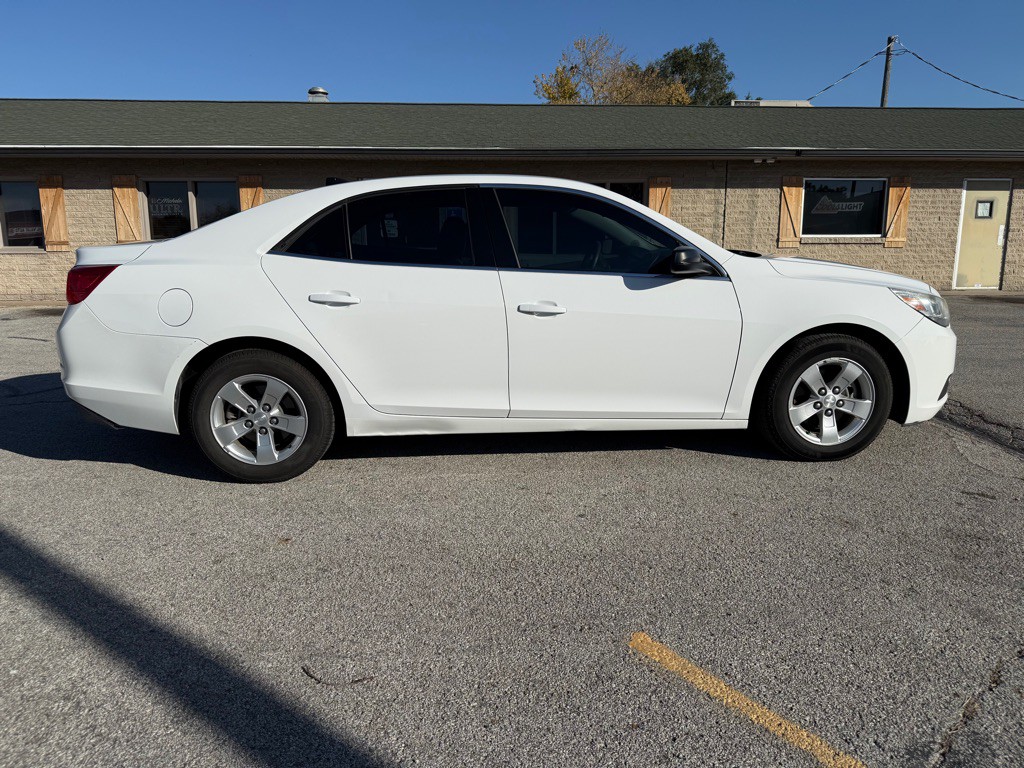 2013 Chevrolet Malibu Image 6
