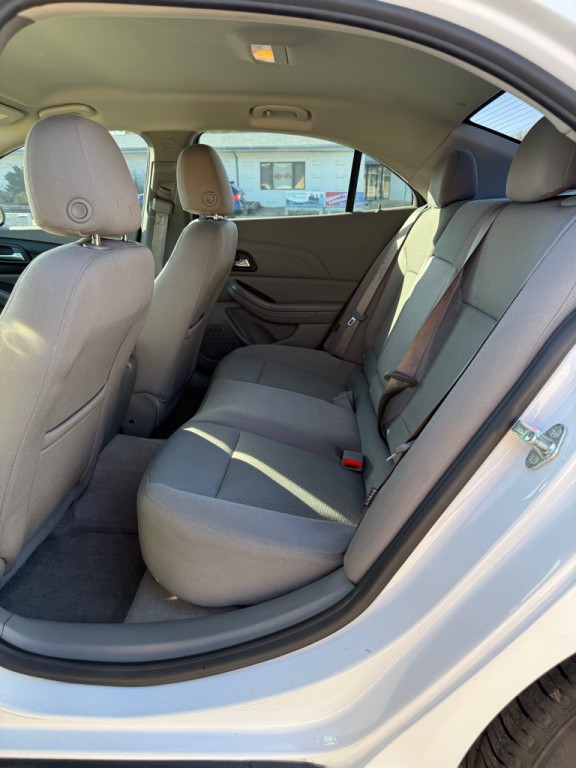 2013 Chevrolet Malibu Image 9