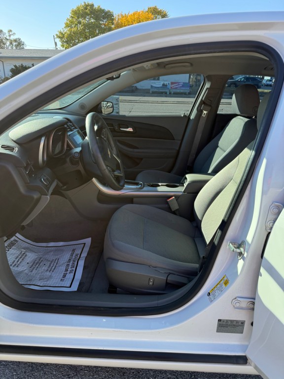 2013 Chevrolet Malibu Image 10