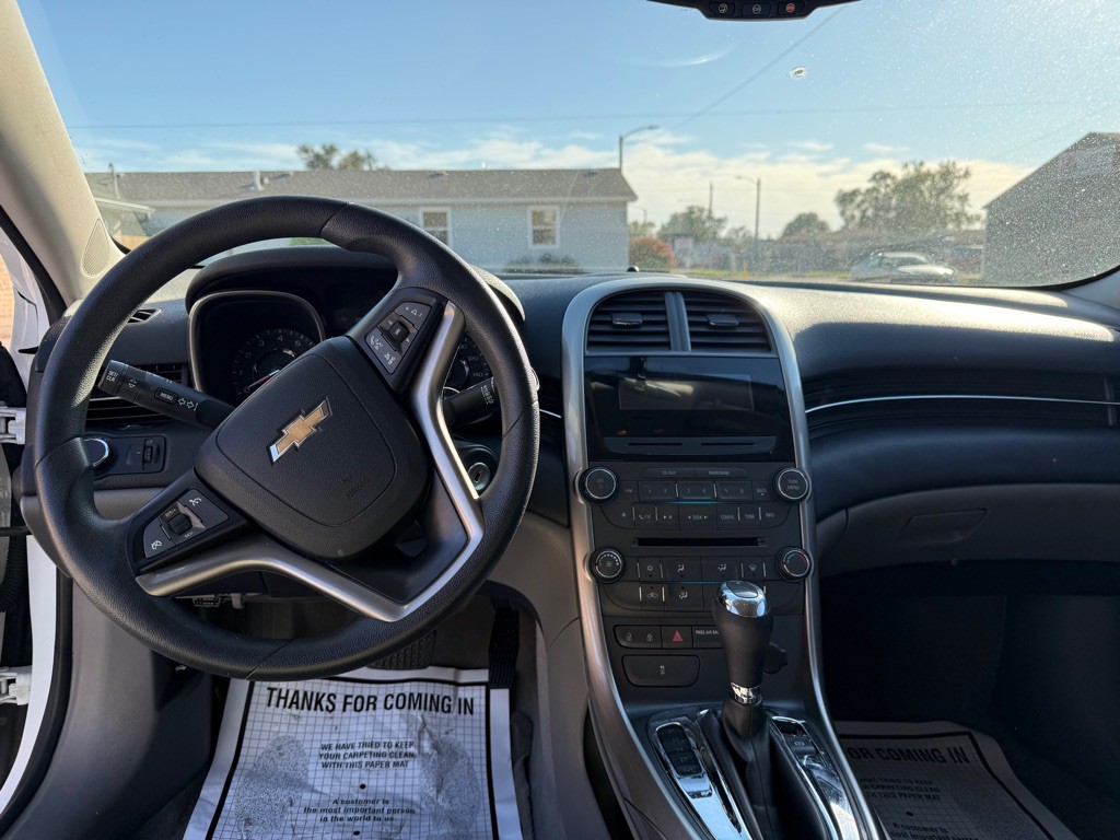 2013 Chevrolet Malibu Image 11