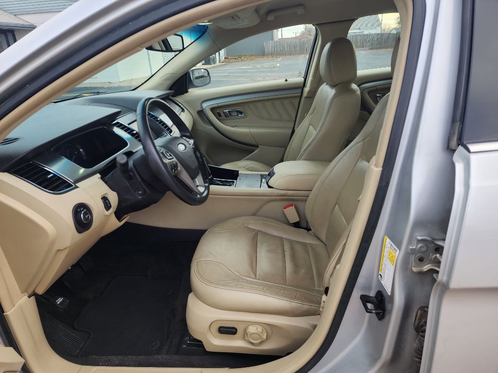2014 Ford Taurus Image 10