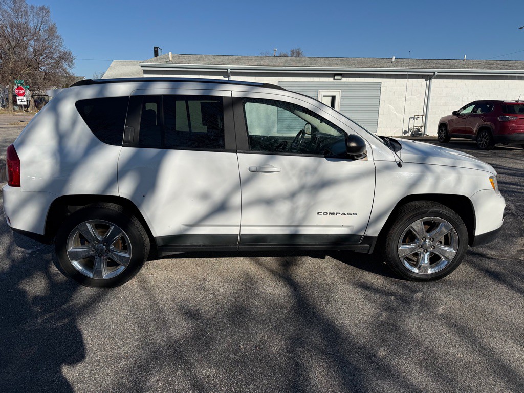 2011 Jeep Compass Image 6
