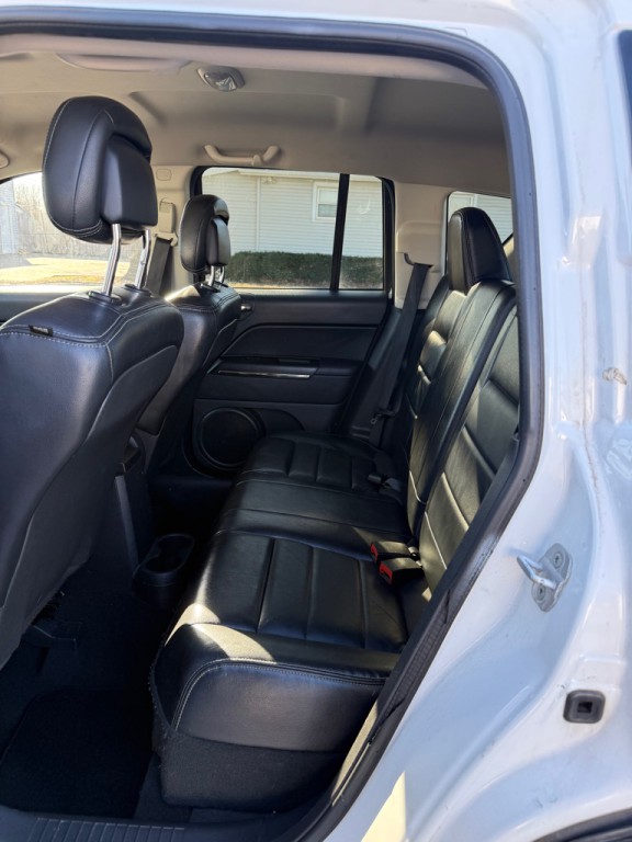 2011 Jeep Compass Image 10
