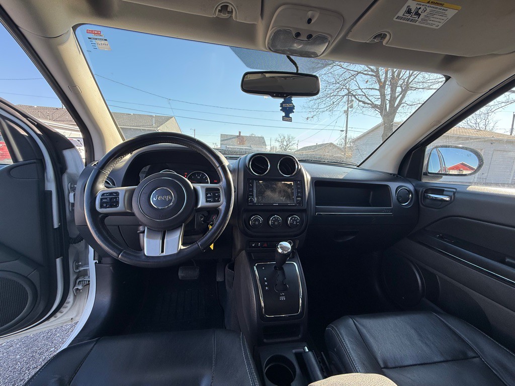 2011 Jeep Compass Image 12