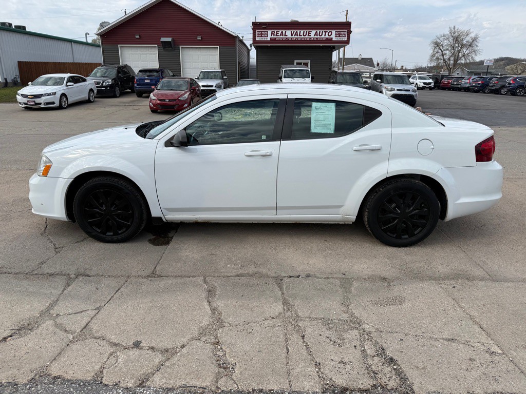 2014 Dodge Avenger Image 2