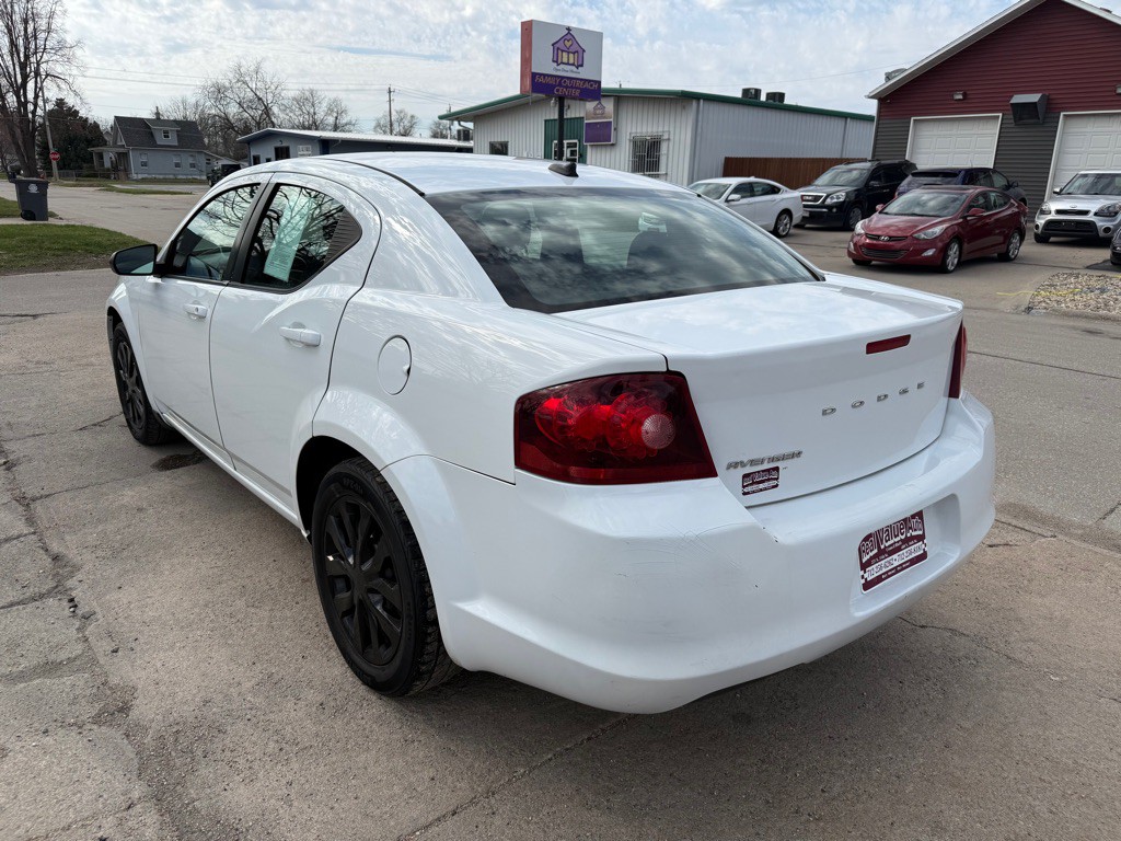 2014 Dodge Avenger Image 3