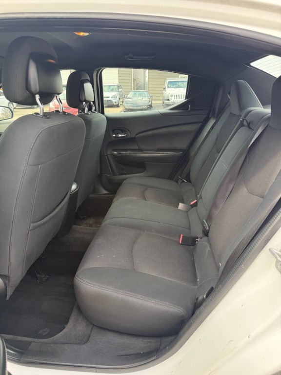 2014 Dodge Avenger Image 9