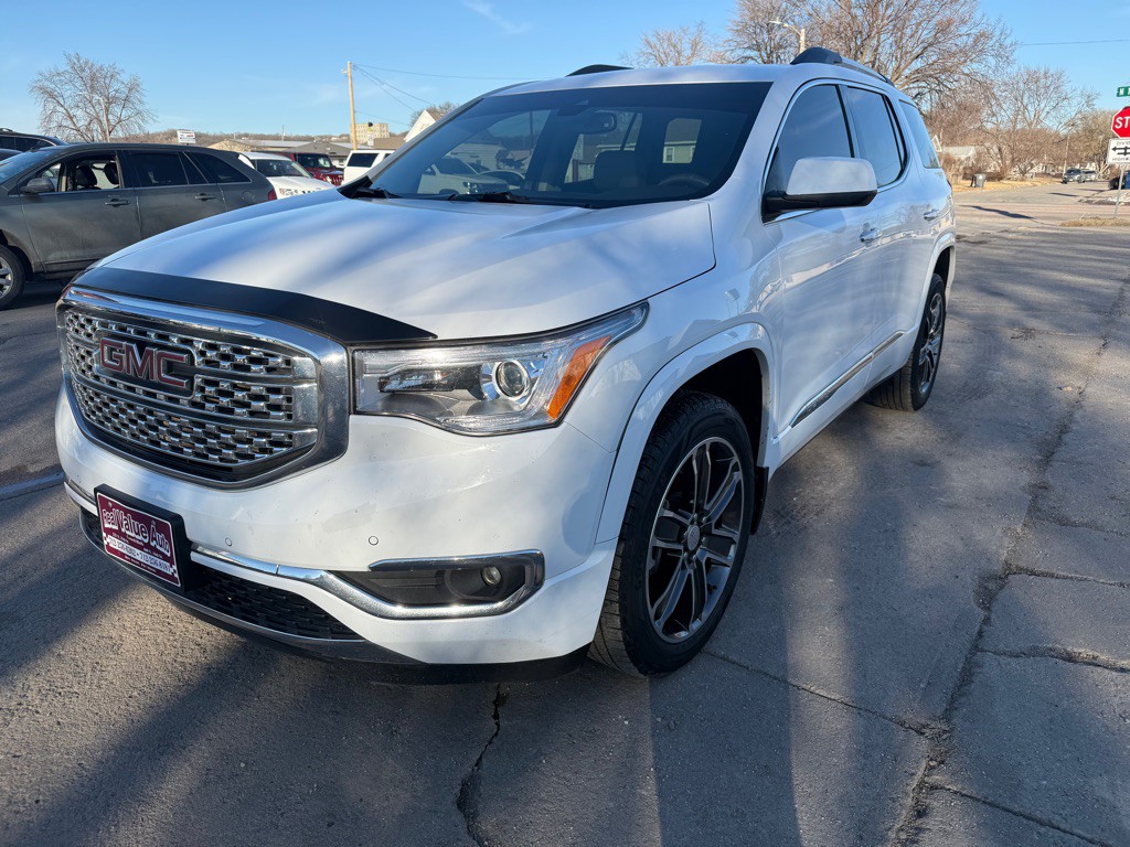 2019 GMC Acadia Image 1