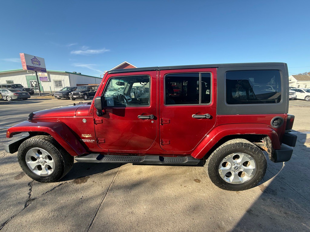 2013 Jeep Wrangler Unlimited Image 2