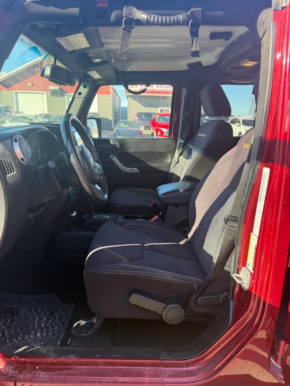 2013 Jeep Wrangler Unlimited Image 11