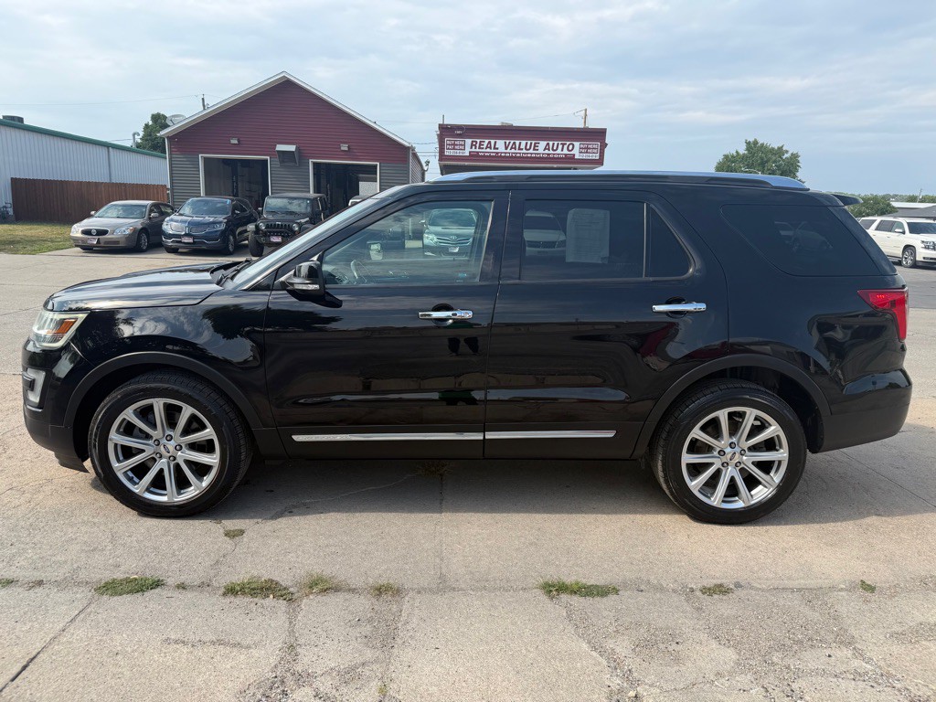 2016 Ford Explorer Image 2