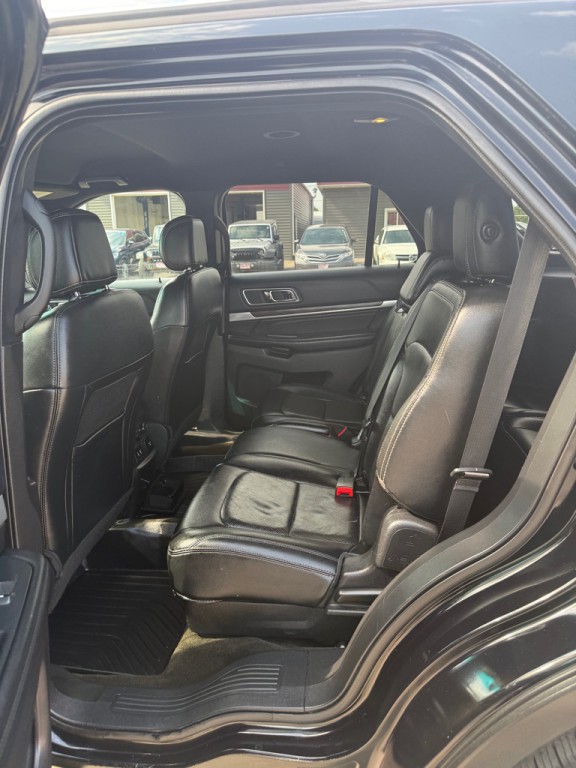 2016 Ford Explorer Image 11