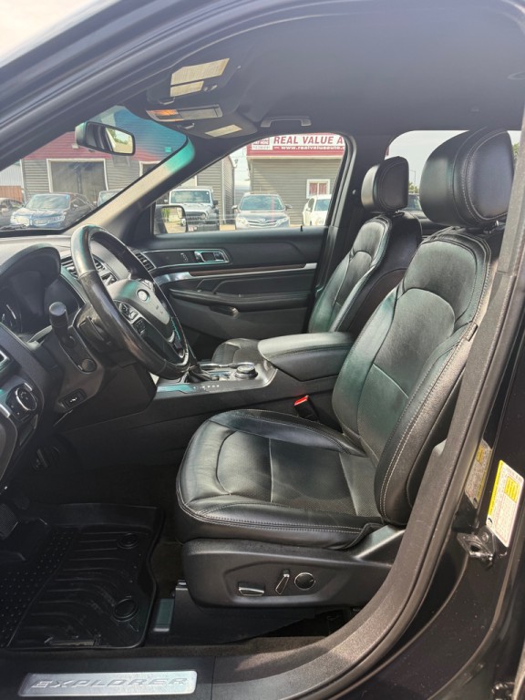 2016 Ford Explorer Image 12