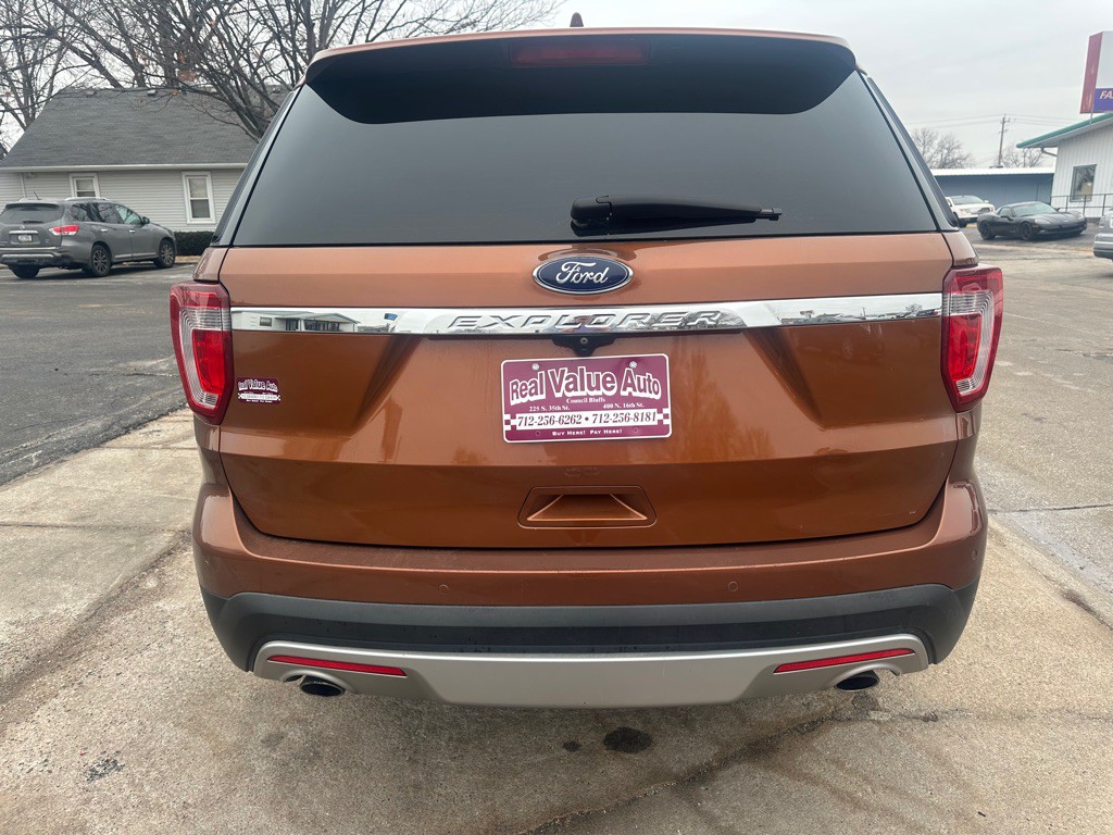 2017 Ford Explorer Image 4