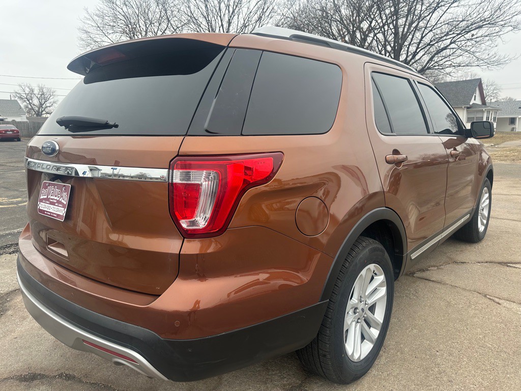 2017 Ford Explorer Image 5