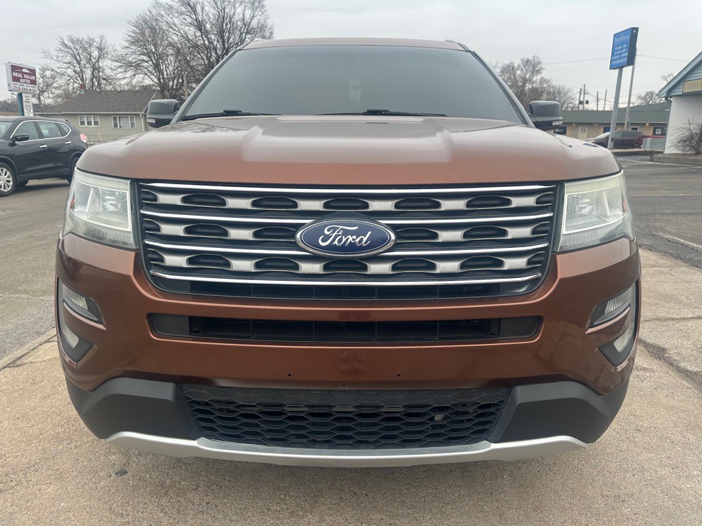 2017 Ford Explorer Image 8