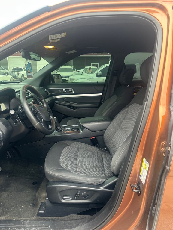2017 Ford Explorer Image 12