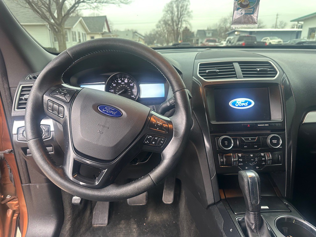 2017 Ford Explorer Image 13