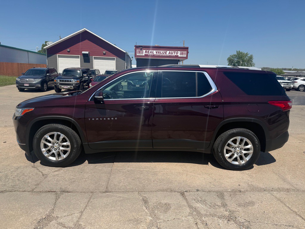 2018 Chevrolet Traverse Image 2